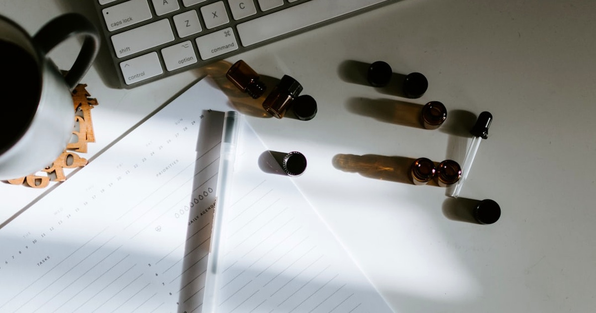 スマホ代を月1,000円以下にする方法。楽天モバイルとpovoを40代が徹底比較