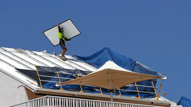 太陽光発電は40代に本当に有効か？初期費用・回収年数・失敗しない選び方